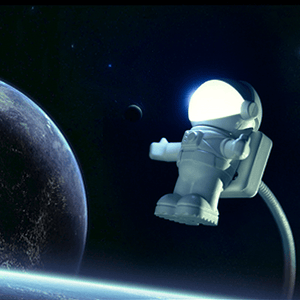 Cool Astronaut Spaceman USB LED Adjustable Night Light for Computer PC Lamp Desk Light MRSLM