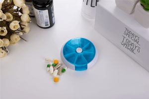 7 Cases round Pill Box 7 Days Plastic Storage Box Rotating Portable Pill Box Case MRSLM